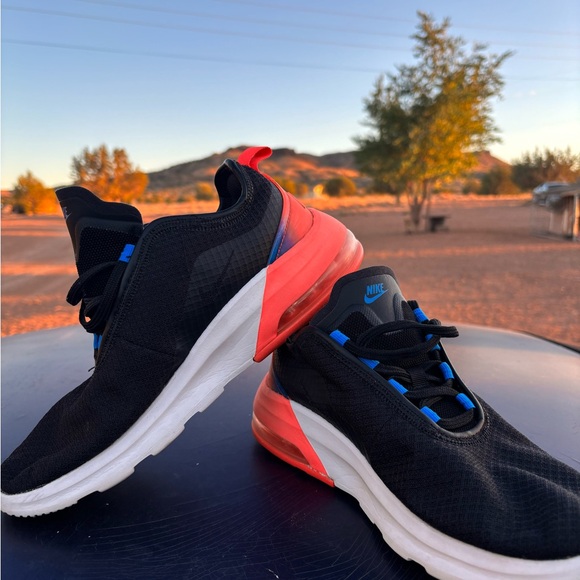Nike Black and Red Athletic Shoes - Picture 1 of 1
